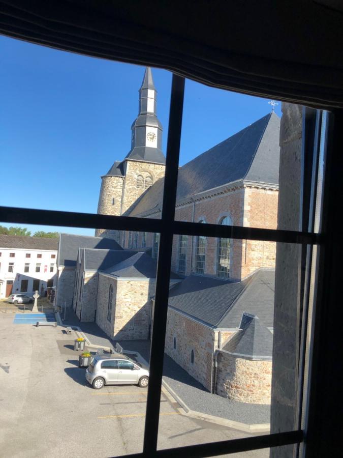 Le Petit Chapitre : Maison De Charme Apartment Fosses-La-Ville Exterior foto